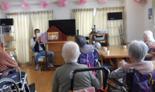 老人ホームにて